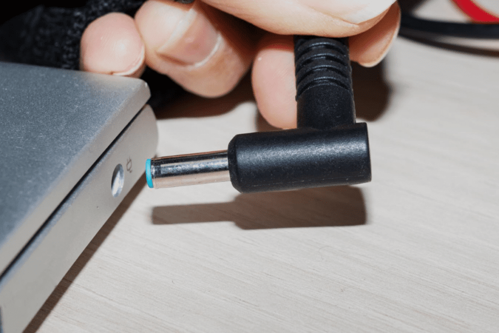 Does Laptop Need Battery If Plugged In_