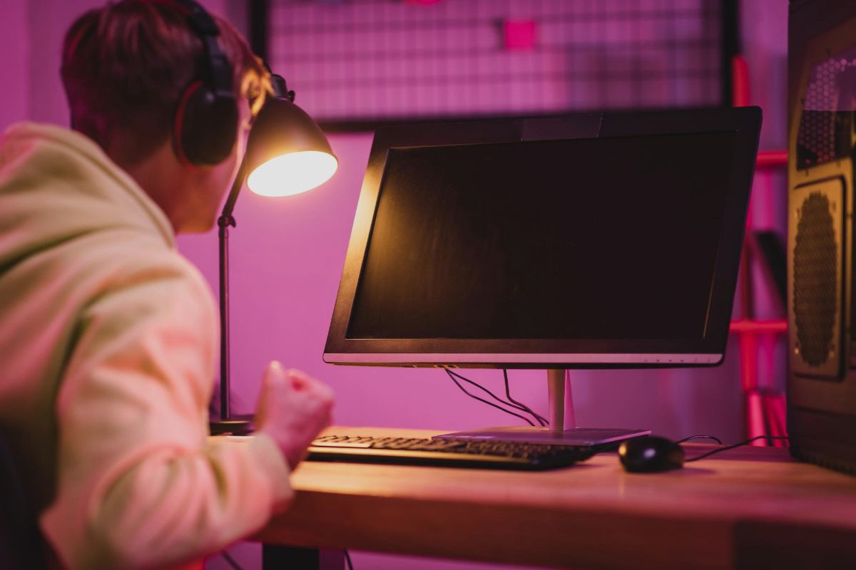 Which is better between 144Hz or 240Hz_