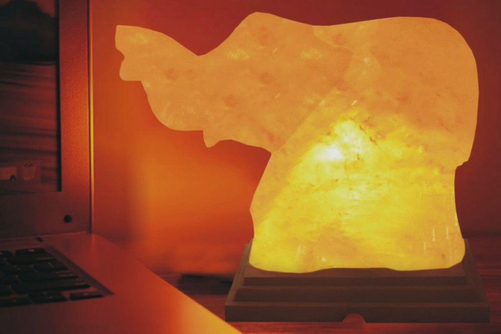 What are the Benefits of Using Salt Lamps__