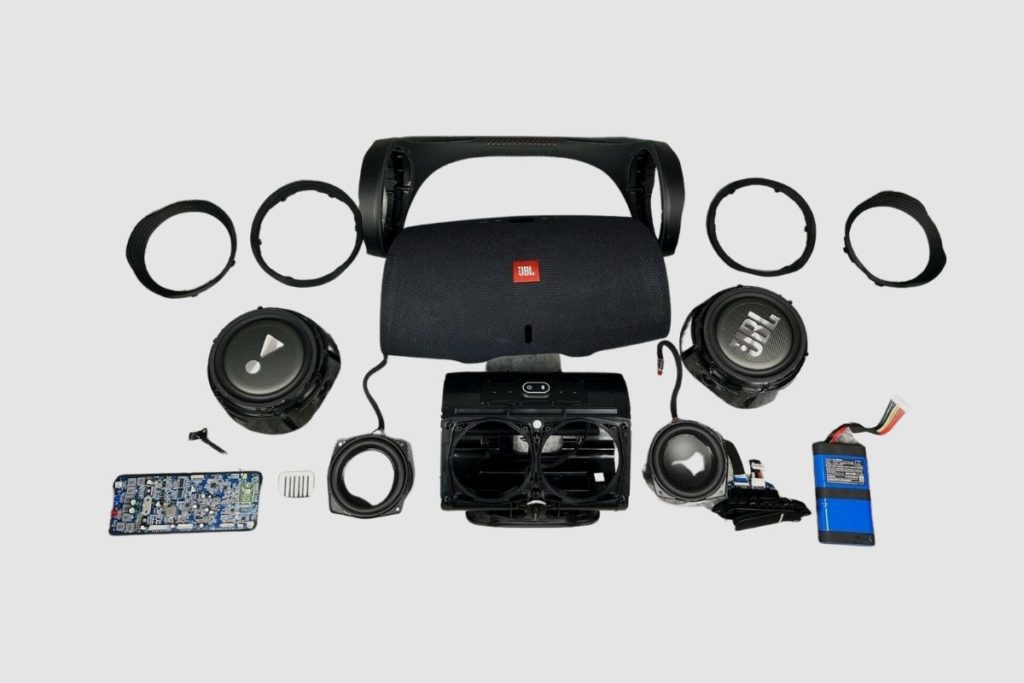 Pros and Cons of JBL Boombox 2