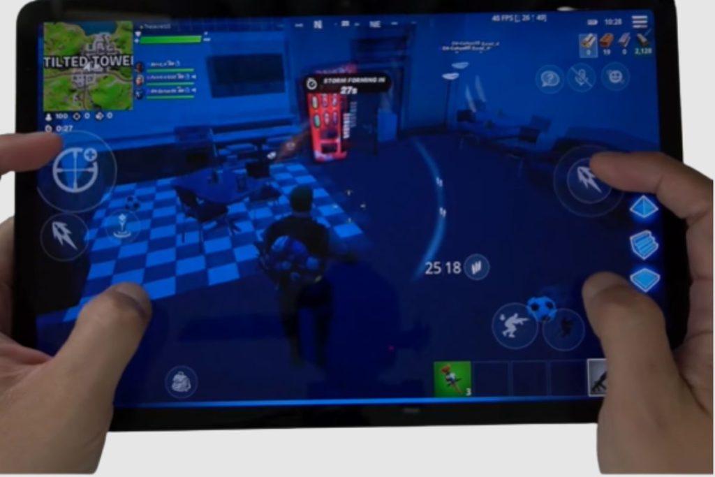 How is the Battery Life Affected when Gaming on the Samsung Galaxy Tab S8