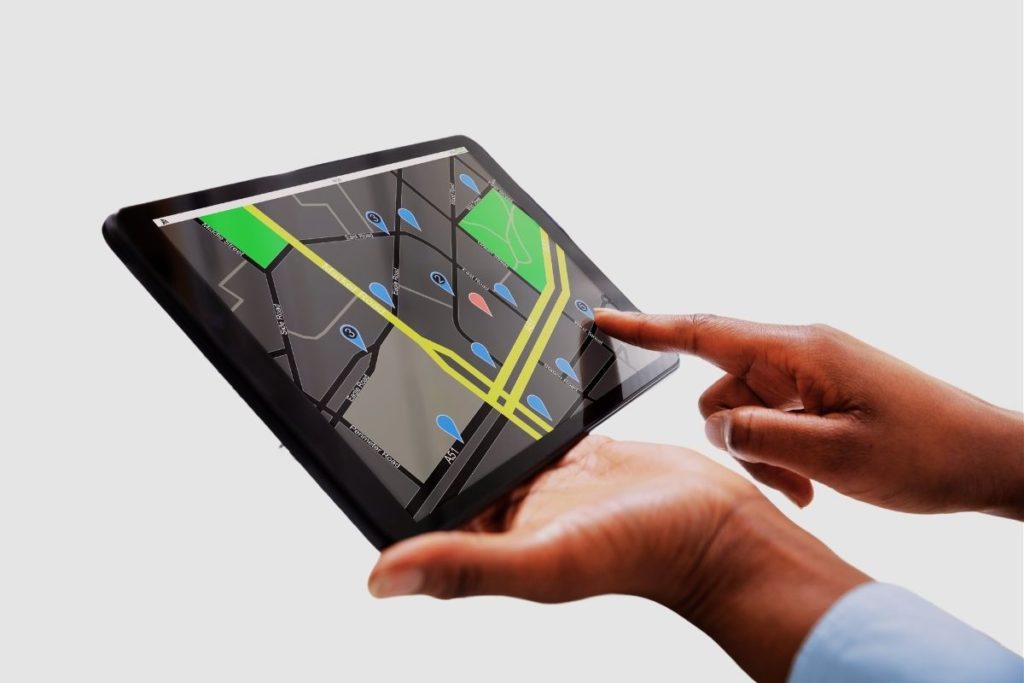 What are the benefits of having a tablet with GPS
